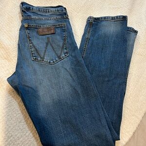 Mens Retro Wrangler jeans. Slim straight leg. Size 31x32